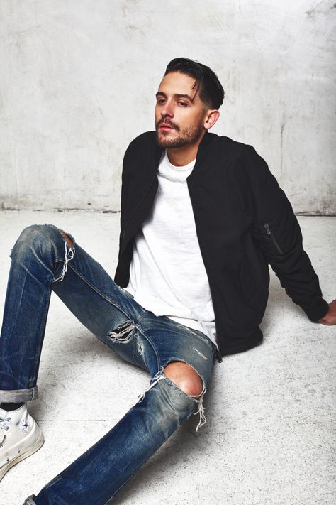 G-Eazy G Eazy Haircut, G Eazy Style, Halsey And G Eazy, Men With Street Style, G Eazy, The Perfect Guy, Ripped Jeans, Rappers, Casual Chic