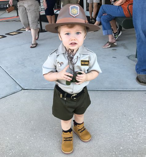 Dinosaur Park Ranger Costume, Jurassic Park Baby Costume, Park Ranger Outfit, Park Ranger Birthday Party, Park Ranger Halloween Costume, Dinosaur And Paleontologist Costume, Park Ranger Costume, Jurassic Park Costume Wagon, Toddler Dinosaur Costume