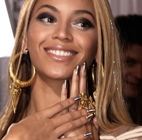 Beyonce Natural, Beyonce Nails, Celebrity Manicures, Wedding Nail Polish, Beyonce Pictures, Black Tv Shows, Celebrity Nails, Spring Acrylic Nails, Beyoncé Giselle Knowles-carter