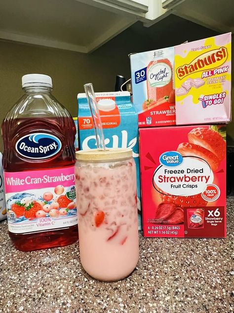 Mommy Needs A Recipe!! | Homemade Starbucks Pink Drink but better 😍😋🍓 | Facebook Starbucks Pink Drink Recipe, Pink Drink Starbucks, Homemade Starbucks, Starbucks Pink Drink, Pink Drink Recipes, Flavored Water Recipes, Caffeine Drinks, Strawberry Acai, Strawberry Drinks