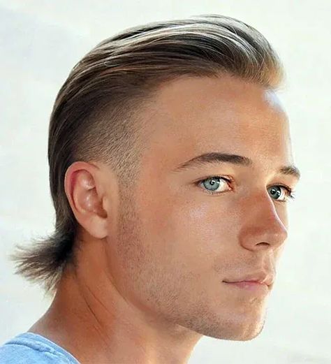 Layered Modern Mullet - Most Stylish and Popular Haircut Styles For Men Modern Mullet Haircut, Temp Fade Haircut, Hockey Hair, Mid Fade Haircut, Mullet Fade, Monochrome Makeup Look, Mullet Haircut, Modern Mullet, Corte De Cabelo Masculino