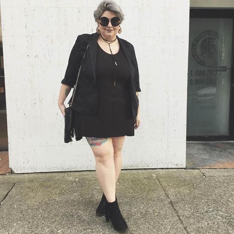 Black On Black Outfits, Plus Size Goth, Wide Leg Linen Trousers, Chubby Fashion, Look Plus Size, Black Outfits, All Black Everything, Black On Black, Thrift Fashion