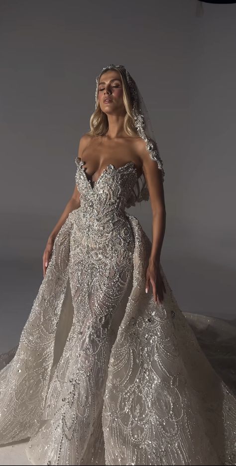 Prom Dress With Detachable Train, Mafia Wedding Dress, Wedding Dress Extravagant, Extra Wedding Dresses, Extravagant Wedding Dress, Disney Fairytale Wedding, Lace Corset Wedding Dress, Fairytale Wedding Dresses, Diamond Wedding Dress