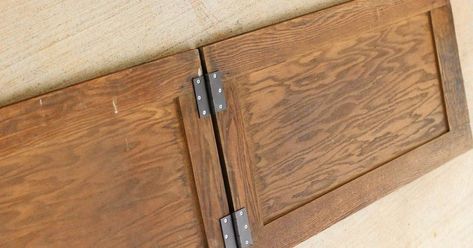 Unique Cabinet Doors, Cabinet Doors Repurposed Diy, Cabinet Door Crafts, Dyi Painting, Cabinet Door Ideas, Door Diy Projects, Cabinet Doors Repurposed, Recycled Stuff, Old Cabinet Doors