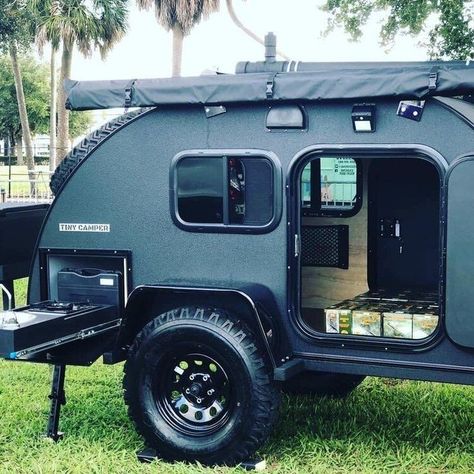 Cabins Interiors, Off Road Teardrop Trailer, Utv Trailers, Off Road Teardrop, Teardrop Caravan, Camping Colorado, Jeep Trailer, Teardrop Camper Trailer, Expedition Trailer