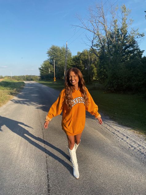 Tn Vols Football Game Outfit, Tennessee Volunteers Gameday Outfits, Ucf Game Day Outfit, Utk Gameday Outfit, Cold Gameday Outfit College, Tennessee Football Outfits, University Of Tennessee Gameday Outfit, Vols Gameday Outfit, Fall Gameday Outfit College