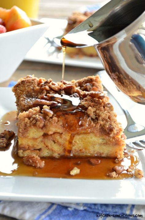 French Toast Casserole with Cinnamon Pecan Streusel - Kitchen Concoctions Breakfast Bake Recipes, Make Ahead French Toast, French Toast Brunch, Caramel Apple Cheesecake Bars, Cinnamon Roll French, Baked French Toast Casserole, Cinnamon Roll French Toast, Bread Sweet, Baked Breakfast Recipes