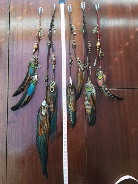 Feather Earrings Diy, Feather Hair Pieces, Boho Hair Wrap, Feather Hair Extensions, Hair Extension Clips, Loc Jewelry, Feather Hair Clips, Dread Beads, Estilo Hippie