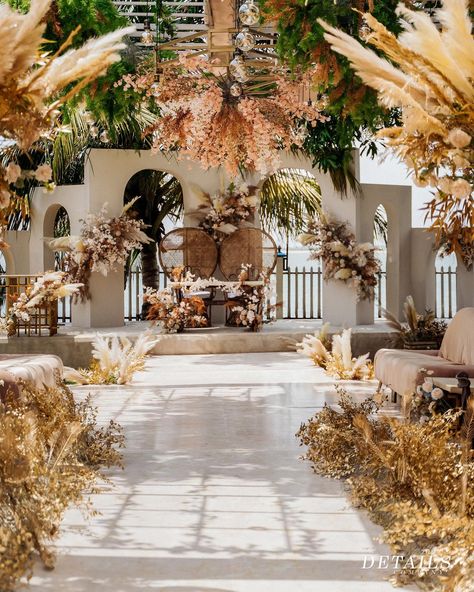 Outdoor Traditional Wedding, African Traditional Wedding Decoration, Lobola Decor, Nigerian Wedding Decor, Extravagant Wedding Dress, Outdoor Reception Decorations, Mind Pictures, Soft Color Palette, Mums Wedding