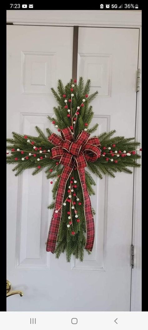 Christmas Cross Wreath, Christmas Tree Cross, Cross Ideas, Cross Christmas Tree, Cross Wreath, Christian Crafts, Holiday Crafts Christmas, Crafts Christmas, Christmas Cross