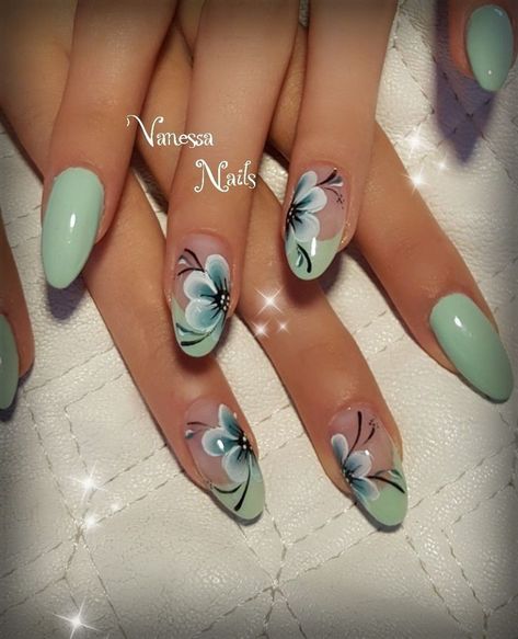 Nail Art Fiori, Orchid Nail Art, Orchid Nail Designs, Short Summer Nails 2023, Wedding Nails Art, Nails Short Summer, Summer Nails 2023 Color Trends, Nails 2023 Color Trends, Summer Nail 2023