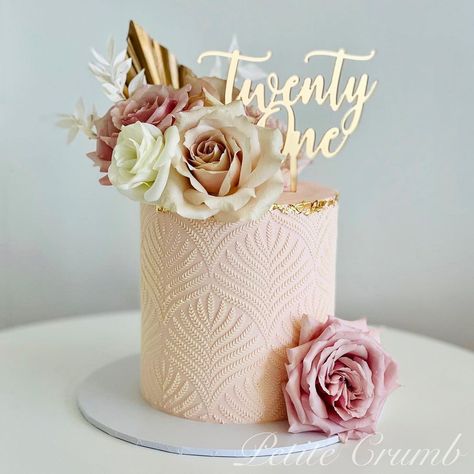 70th Birthday Cake For Women, Wedding Cake Dummies, Twenty One Cake, Crumb Cakes, Flower Cake Design, Stencil Cake, Minimalist Cake, Buttercream Cake Designs, 25th Birthday Cakes