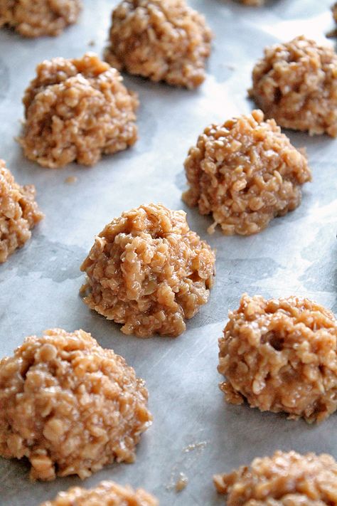 No Bake Cookies Recipes, Bake Cookies Recipes, Lite Snacks, Peanut Butter And Oatmeal, Best No Bake Cookies, Bake Oatmeal, Easy No Bake Cookies, No Bake Oatmeal Bars, Holiday Baking Recipes