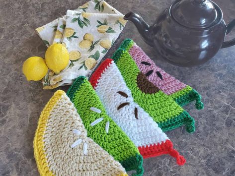 Crochet Fruit Potholders Pot Holder Pattern, Crocheted Potholders, Crochet Fruit, Colorful Crochet, Crochet Potholders, Crochet Vintage, Vintage Fruit, Crochet Circles, Crochet Kitchen