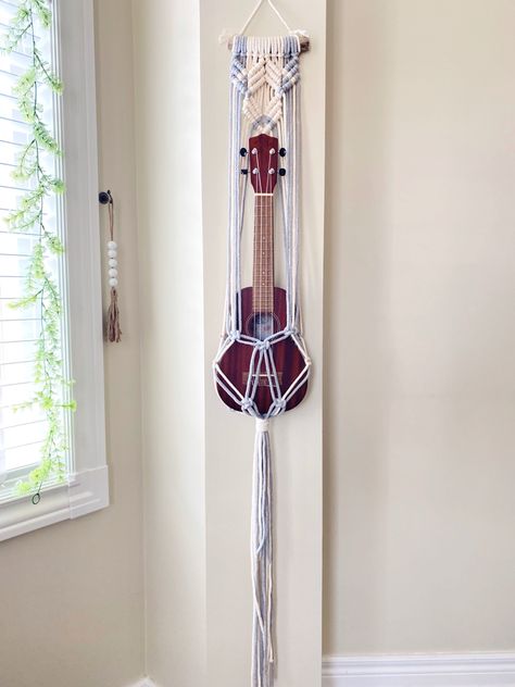 Hanger ukelele, macrame hanger guitar, macrame wall hanging, macrame cuelga ukelele, cuelga guitarra macrame Guitar Hanger, My Youtube Channel, Youtube Channel, Macrame, Guitar, Macramé