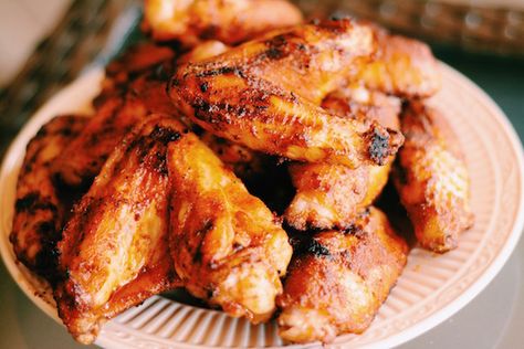 This dry rub chicken wing recipe is perfect for the grill when you are looking for a sauceless option. Crispy Baked Chicken Wings Recipe, Chicken Wing Sauce, Dry Rub Chicken, Blue Cheese Chicken, Dry Rub Chicken Wings, Dry Rub For Chicken, Grilled Kabob Recipes, Crispy Baked Chicken Wings, Grilling Recipes Sides