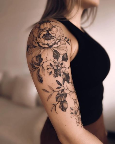 Wildflower Sleeve, Half Sleeve Tattoo Upper Arm, Shoulder Sleeve Tattoos, Tattoo Beautiful, Floral Tattoo Shoulder, Feminine Tattoo Sleeves, Tattoo Shoulder, Floral Tattoos, Tattoos For Women Half Sleeve