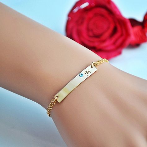 Couple Bracelets Gold Jewelry, Bar Bracelet Personalized, Baby Jewelry Gold, Nameplate Bracelet, Mens Bracelet Designs, Initial Bracelet Gold, Gold Bar Bracelet, Rose Gold Initial, Pearl Bracelet Wedding