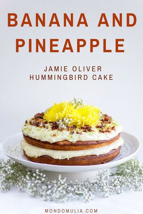 Jamie Oliver Hummingbird cake recipe - A banana and pineapple sponge, a dusting of pecan brittle, and zesty cream cheese icing. #mondomulia Jamie Oliver Hummingbird Cake, Jamie Oliver Comfort Food, Pancreatic Diet, Groot Koeke, Hummingbird Cake Recipe, Pecan Brittle, Cafe Cakes, Hummingbird Cake Recipes, Mums Birthday