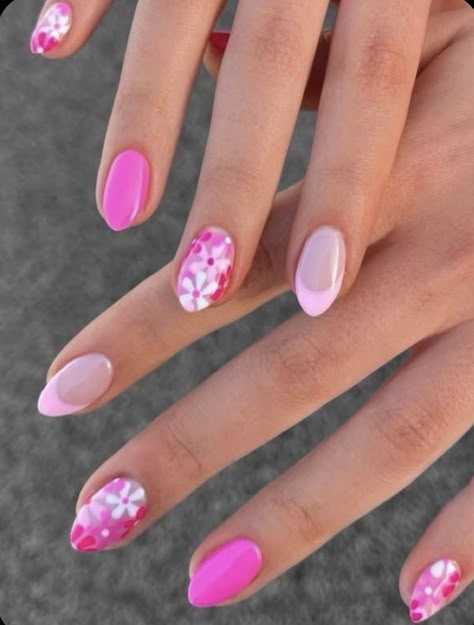 Pink Nails With Stickers, Holiday Nail Art Summer, Nail Ideas For Summer 2024, Cassies Nails, 2024 Pink Nails, Summer Nail 2024 Trends Pink, Pink And White Summer Nails, Pink Nails With Designs, Pink Vacation Nails