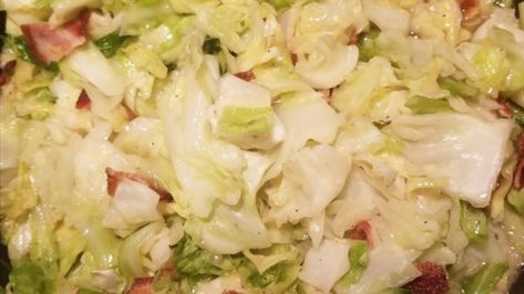 This dish was always a favorite at Mammaw's house. Cabbage is fried with onion and bacon in this simple quick side dish. Terrific with cornbread. German Coleslaw, Cabbage Meals, Salads Vegetable, German Cabbage, German Dinner, Continental Cuisine, Fried Cabbage Recipes, Austrian Food, Southern Fried Cabbage