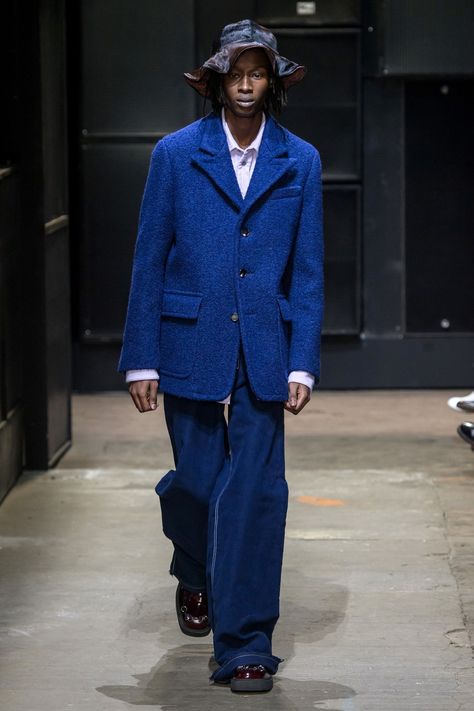 Runway Men, Milan Men's Fashion Week, Suits Men Business, Menswear Runway, High Fashion Looks, Mens Fashion Week, Menswear Fashion Show, Power Suit, Men’s Suits