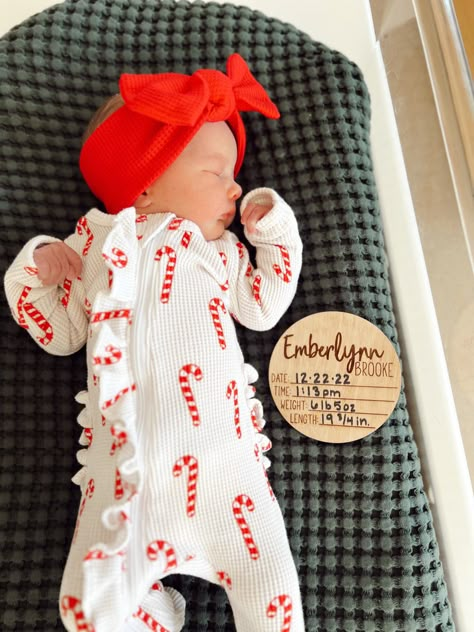 Newborn Christmas Hospital Pictures, Christmas Baby Pictures Newborn, Christmas Baby Hospital Pictures, December Newborn, Baby Girl First Outfit Hospital, Newborn Hospital Outfit, Pregnancy Announcement Baby Due December, Christmas Newborn Outfit, Newborn Girl Christmas Outfit