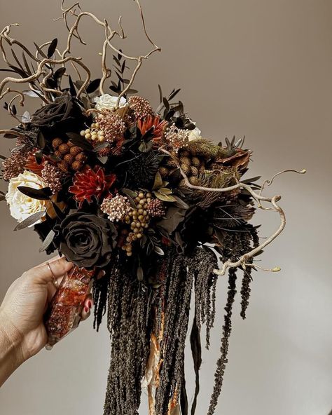 Persephone Bouquet, Become A Florist, Vampire Wedding, Dark Wedding Theme, Gothic Flowers, Goth Garden, Wedding Color Trends, Halloween Flowers, Dark Wedding