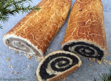 Hungarian walnut poppyseed bejgli Poppy Seed Kolache Recipe, Poppyseed Roll Recipe, Poppy Seed Roll, Nut Roll Recipe, Poppy Seed Filling, Nut Rolls, Doughnut Recipe, Hungarian Recipes, Roll Cake