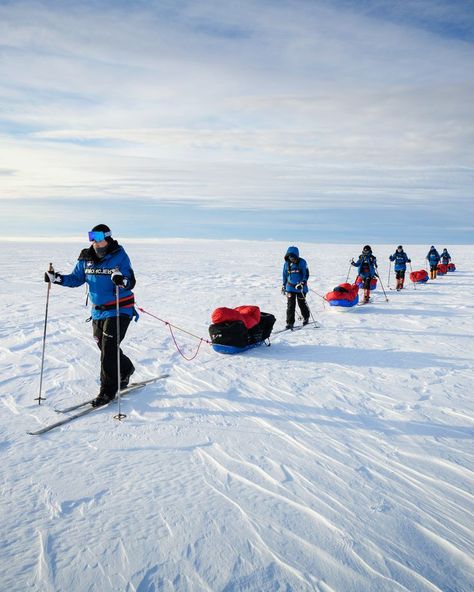 For British polar explorer Felicity Aston, tough challenges are the norm. The first woman to have skied across Antarctica alone, she and a team of women skiers are preparing for the next adventure on the B.I.G. (Before It’s Gone) North Pole Expedition in 2023, a 150 km scientific exploration supported by Rolex’s Perpetual Planet initiative. Despite the extreme cold, her trusted Explorer II will deliver, no matter the conditions. Artic Expedition, Polar Explorer, Antarctic Explorer, Polar Expedition, Polar Exploration, Arctic Explorer, Antarctica Research Station, Expedition Everest, Arctic Expedition