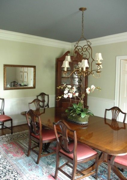 Do you think the ceiling looks lower with the dark paint color up above?  No, it actually appears to recede as it brings your eye up. Dark Painted Ceiling, Best Ceiling Paint, Ceiling Ideas Living Room, Ceiling Paint Colors, Vaulted Ceiling Living Room, Dark Ceiling, Dark Paint Colors, Room Dark, Blue Ceilings