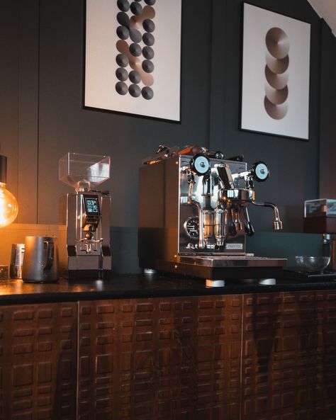 Gotta love good coffee at home! #coffee #barista #homebarista #attic #coffeecorner Coffee Bar Industrial, Moody Attic, Good Coffee At Home, Attic Inspiration, At Home Coffee, Bar Industrial, Home Barista, Coffee Barista, Industrial Home