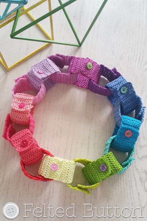 Susan Carlson, Crochet Game, Paper Chain, Crochet Garland, Colorful Crochet, Crochet Baby Toys, Paper Chains, Yarn Inspiration, All Free Crochet