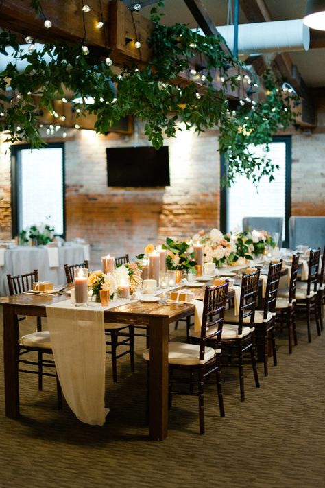 Simple Greenery Wedding Centerpieces, Simple Greenery Wedding, Concrete Wedding, Greenery Wedding Centerpieces, Wedding Angels, Wedding Reception Design, Romantic Garden Wedding, Best Wedding Venues, Wedding Stage