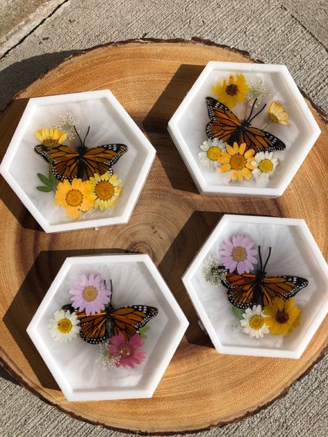 Butterfly and dried flowers in resin hexagon coaster set of four Resin Coasters Diy Dried Flowers, Epoxy Flower Tray, Flower Epoxy Coaster, Dried Flower Resin Coasters, Butterfly Resin Coasters, Dried Flower Resin Tray, Diy Bowl, Resin Crafts Tutorial, Diy Resin Projects