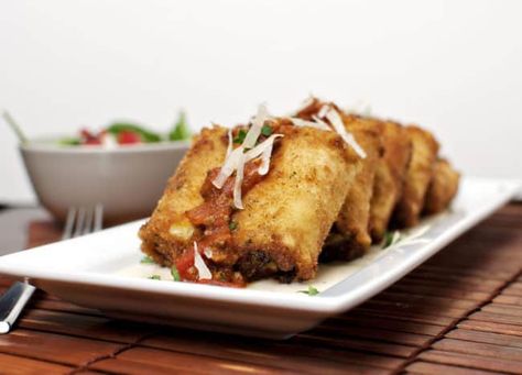 Lasagna Fritta Deep Fried Lasagna, Lasagna Fritta, Fried Lasagna, Cheese Fries Recipe, Meaty Lasagna, Greek Lasagna, Olive Garden Recipes, Traditional Italian Dishes, Deep Fry