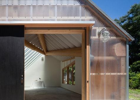 Clear Corrugated Panels, Timber Skyscraper, Polycarbonate Facade, Corrugated Cladding, Corrugated Plastic Roofing, Plastic Roofing, Studio Shed, Backyard Studio, Studio Photography Lighting