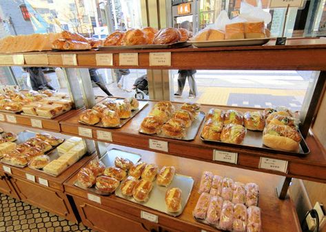 Check Out This Charming Local Tokyo Bakery! Serving Incredible Bread For Over 70 Years - LIVE JAPAN (Japanese travel, sightseeing and experience guide) Traditional Bakery, Bread And Pastry, Road Snacks, Japanese Bakery, Food Display Stands, Tokyo Metro, Bread Display, Cafe Japan, Japanese Bread