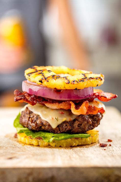 Pineapple Bun BurgerDelish Chicken Bacon Sandwich Recipes, Party Picnic Food, Bacon Sandwich Recipes, Chicken Bacon Sandwich, Keto Burgers, Lux Kitchen, Violet Recipes, Wheat Flour Recipes, Labor Day Recipes