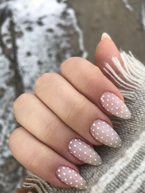 Neutral Polka Dot Nails, Pocodot Nails, White Dot Nails, White Dots Nails, Pokadot Nails Acrylic, Polka Dot Nail Art, Nail Goals, Edgy Nails, Polka Dot Nails