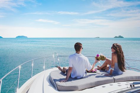 Yacht Couple, Dubai Couple, Chateau Medieval, Super Yacht, Romantic Honeymoon Destinations, Luxury Honeymoon, Private Yacht, Romantic Holiday, Luxury Services