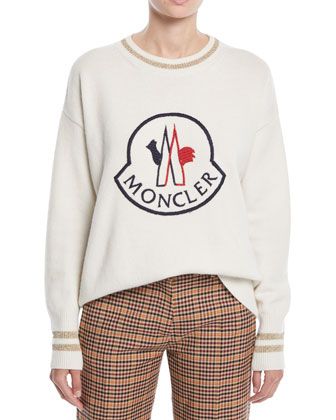 Logo+Embroidered+Pullover+Sweatshirt+by+Moncler+at+Bergdorf+Goodman. Fleece Pullover Outfit, Moncler Sweater, Embroidered Pullover, Pullovers Outfit, Moncler Logo, Moncler Jacket, Color Block Sweatshirt, Loose Style, Ski Trip