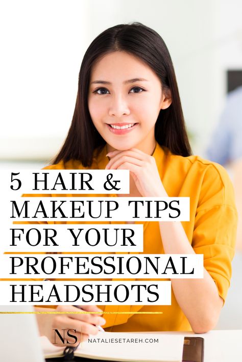 Are you finally going to have those headshots taken? Or maybe you're a makeup artist and you're going to do makeup on someone who is going to be photographed? Makeup and hair for photoshoots are different than "real life" makeup. Why? Because it looks completely different in the picture. Find out more about these practical hair and makeup tips clicking on the image! #makeuptips #professionalheadshots Professional Headshots Makeup, Headshots Makeup, Corporate Headshots Women, Headshot Makeup, Business Headshots Women, Professional Headshots Women, Executive Woman, Headshots Women, Headshot Poses