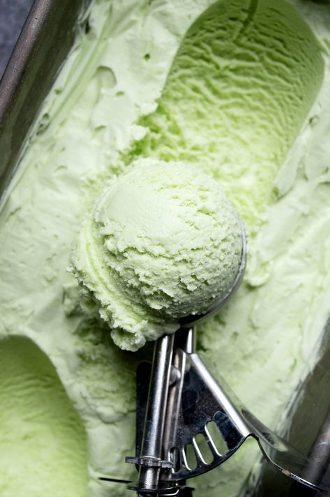 Fresh Mint Ice Cream, Watermelon Granita, Mint Aesthetic, Chilled Desserts, Mint Green Aesthetic, Ice Cream Floats, Mint Ice Cream, Healthy Food Facts, Green Inspiration