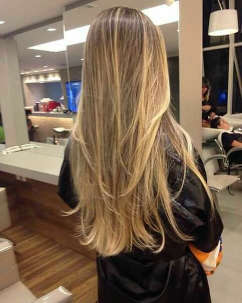 California Blonde Balayage, Golden Blonde Hair With Lowlights, Hairstyles For All Hair Types, Summer Blonde Hair, Dirty Blonde Hair, Honey Blonde Hair, Dark Blonde Hair, Blonde Hair Inspiration, Blonde Hair Looks