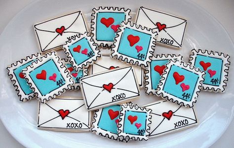 envelope and stamp cookies Travel Cookies, Valentines Day Sugar Cookies, Valentines Cake, Valentines Envelopes, Sweet Sugarbelle, Valentine Sugar Cookies, Valentines Baking, Love Mail, Sugar Cookie Designs