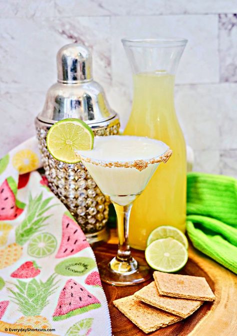 Key Lime Martini Bacon Appetizer Recipes, Key Lime Martini Recipe, Lime Martini Recipe, Lime Martini, Recipes For Game Day, Martini Recipes Easy, Bacon Appetizer, Key Lime Martini, Bacon Recipes Appetizers