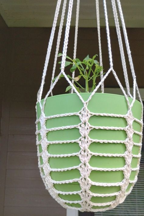 Iris & Chains Crochet Plant Hanger (Free Pattern) - Yarnique Crochet Plant Hanger Pattern Free, Easy Crochet Plant, Functional Crochet, 2024 Crochet, Flower Pot Hanger, Crochet Triangle Shawl Pattern, Crochet Plant Hanger, Crochet Decor, Hanging Plant Holder