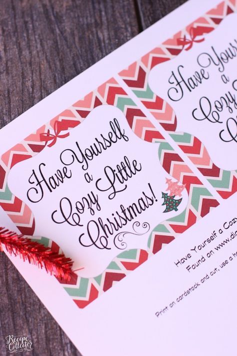 Cozy Little Christmas Tag and Blanket Gift Idea - Perfect gift idea for teachers, friends, and family. Two Christmas tag options FREE to print. Christmas Blanket Gift, Mint Sugar, Christmas Gift Tags Free, Christmas Neighbor, Secret Pal, Neighbor Christmas Gifts, Volunteer Gifts, Christmas Tags Printable, Crochet Christmas Gifts