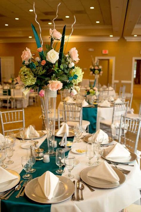 Teal Wedding Table Ideas, Dark Teal And Champagne Wedding, Rustic Teal Wedding Decor, Teal Aesthetic Wedding, Aqua And Gold Wedding, Teal And Copper Wedding Decorations, Teal And Gold Centerpieces, Teal Centerpieces Wedding Table Decor, Teal And Gold Wedding Ideas